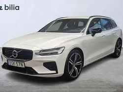 Vit Begagnad 2021 Volvo V60 R-Design Kombi | 389 000 kr (Marknadspris)