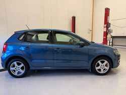 Blå Begagnad 2017 VW Polo Halvkombi | 69 000 kr (Dyr)