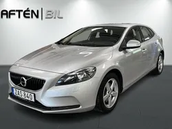 Silver Begagnad 2017 Volvo V40 Kinetic Kombi | 159 900 kr (Marknadspris)