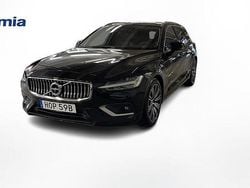 Svart Begagnad 2021 Volvo V60 Inscription Kombi | 369 900 kr (Marknadspris)