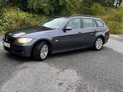Grå Begagnad 2007 BMW 325 Advantage Kombi | 62 500 kr (Marknadspris)