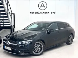 Svart Begagnad 2022 Mercedes CLA200 Shooting Brake AMG Kombi | 339 900 kr (Marknadspris)