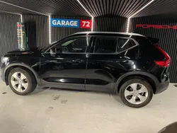 Svart Begagnad 2021 Volvo XC40 Momentum SUV | 229 900 kr (Marknadspris)