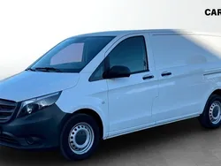Vit (white) Begagnad 2018 Mercedes Vito Minibuss | 239 900 kr (Marknadspris)
