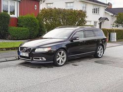 Svart Begagnad 2011 Volvo V70 R-Design Summum Kombi | 95 000 kr (Lite dyr)