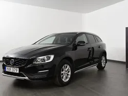 Svart Begagnad 2017 Volvo V60 CC Standard Kombi | 209 800 kr (Marknadspris)