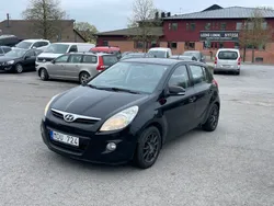 Svart Begagnad 2011 Hyundai i20 Premium Halvkombi | 34 900 kr (Marknadspris)