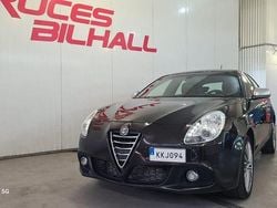 Svart Begagnad 2014 Alfa Romeo Giulietta Exclusive Halvkombi | 104 900 kr