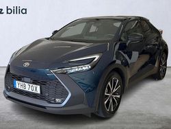 Blå Begagnad 2025 Toyota C-HR+ Style SUV | 374 900 kr
