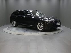 Svart Begagnad 2022 BMW 320 Sport Line Kombi | 379 000 kr (Marknadspris)