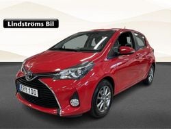 Röd Begagnad 2017 Toyota Yaris Active Halvkombi | 109 900 kr (Marknadspris)