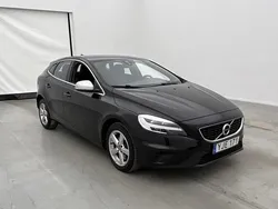 Svart Begagnad 2017 Volvo V40 R-Design Kombi | 185 000 kr (Marknadspris)