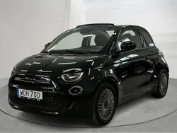 Svart Begagnad 2022 Fiat 500e Icon | 189 000 kr