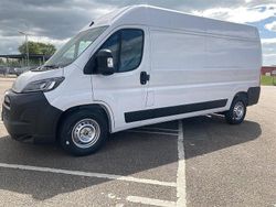 Vit Begagnad 2024 Opel Movano Van | 543 625 kr