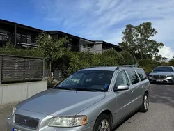 Grå Begagnad 2006 Volvo V70 Kinetic Kombi | 15 000 kr (Superpris)