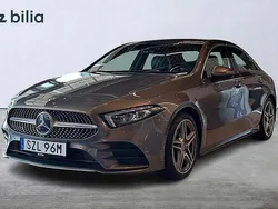 Mörkgrå Begagnad 2019 Mercedes A200 AMG Sedan | 239 900 kr (Marknadspris)