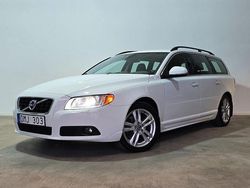 Vit Begagnad 2013 Volvo V70 Momentum Kombi | 134 800 kr (Marknadspris)
