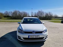 Vit Begagnad 2017 VW Golf VII Halvkombi | 140 000 kr (Bra pris)