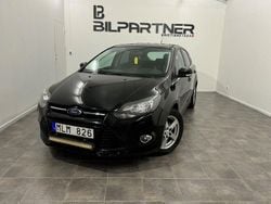 Svart Begagnad 2013 Ford Focus Titanium Halvkombi | 59 000 kr (Marknadspris)