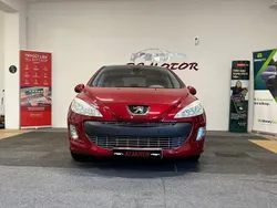Röd Begagnad 2010 Peugeot 308 Halvkombi | 49 900 kr (Marknadspris)
