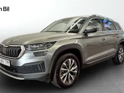 Grå Begagnad 2022 Skoda Kodiaq Style SUV | 373 900 kr (Marknadspris)