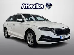 Vit Begagnad 2024 Skoda Octavia Ambition Kombi | 269 900 kr (Marknadspris)
