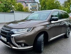 Brun Begagnad 2016 Mitsubishi Outlander P-HEV SUV | 189 000 kr (Lite dyr)