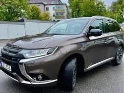 Brun Begagnad 2016 Mitsubishi Outlander P-HEV SUV | 189 000 kr (Lite dyr)