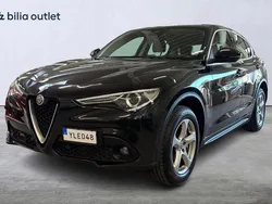 Svart Begagnad 2017 Alfa Romeo Stelvio Super SUV | 199 900 kr (Lite dyr)