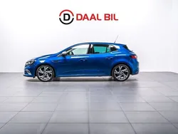 Mörkblå Begagnad 2017 Renault Mégane GT Line GT Halvkombi | 149 700 kr