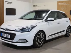 Vit Begagnad 2015 Hyundai i20 Premium Halvkombi | 114 800 kr (Dyr)