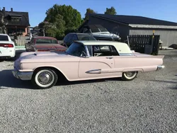Ljusröd Begagnad 1959 Ford Thunderbird | 140 000 kr