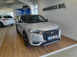 Grå (vit) Begagnad 2022 DS Automobiles DS3 Crossback E-Tense SUV | 309 900 kr