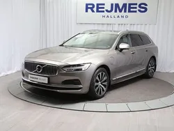 Grå Begagnad 2022 Volvo V90 Kombi | 374 500 kr (Marknadspris)