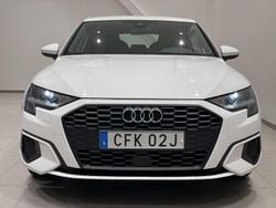 Vit (ibisvit) Begagnad 2023 Audi A3 Sportback Proline Halvkombi | 223 900 kr (Bra pris)