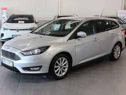 Grå Begagnad 2017 Ford Focus Titanium Kombi | 96 500 kr (Marknadspris)