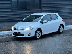 Vit Begagnad 2011 Toyota Auris Hybrid Premium Halvkombi | 80 000 kr (Marknadspris)