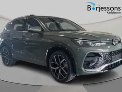 Grön Ny 2025 VW Tiguan R-line SUV | 692 900 kr