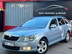 Ljusblå (blå) Begagnad 2010 Skoda Octavia Elegance Kombi | 51 900 kr (Marknadspris)
