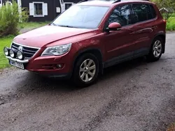 Röd Begagnad 2008 VW Tiguan Track & Field SUV | 42 000 kr (Marknadspris)