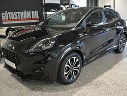 Svart Begagnad 2022 Ford Puma Gen-E ST-Line SUV | 215 000 kr (Marknadspris)