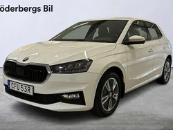Vit Begagnad 2022 Skoda Fabia Style Halvkombi | 199 500 kr (Marknadspris)