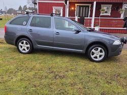 Grå Begagnad 2008 Skoda Octavia Scout Kombi | 28 000 kr (Marknadspris)