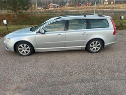 Grå Begagnad 2011 Volvo V70 Momentum Kombi | 55 000 kr (Marknadspris)