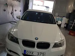 Vit Begagnad 2011 BMW 318 Comfort Edition Sedan | 80 000 kr (Lite dyr)