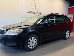 Svart Begagnad 2010 Skoda Octavia Kombi | 39 900 kr