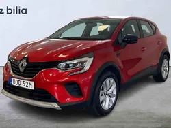 Röd Begagnad 2023 Renault Captur SUV | 174 900 kr (Marknadspris)