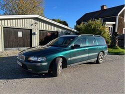 Grön Begagnad 2004 Volvo V70 Business Edition Kombi | 15 000 kr (Marknadspris)