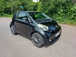 Svart Begagnad 2009 Toyota iQ Halvkombi | 42 000 kr (Bra pris)