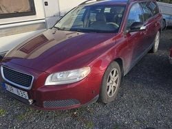 Röd Begagnad 2008 Volvo V70 Kinetic Kombi | 34 000 kr (Marknadspris)